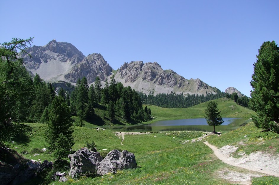 Bureau montagne l'Eyssina à Saint-André-d'Embrun (Hautes-Alpes 05)