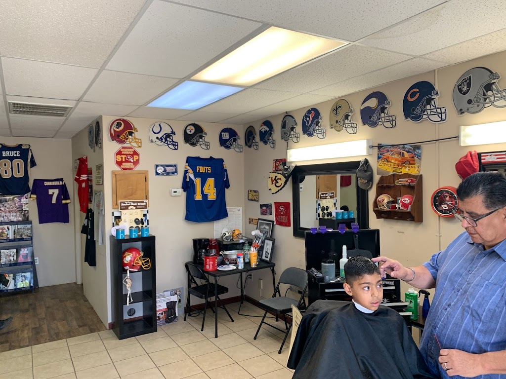 Mondo's Barber Shop 93212