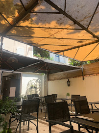 Atmosphère du Restaurant Le patio des alyscamps à Arles - n°2