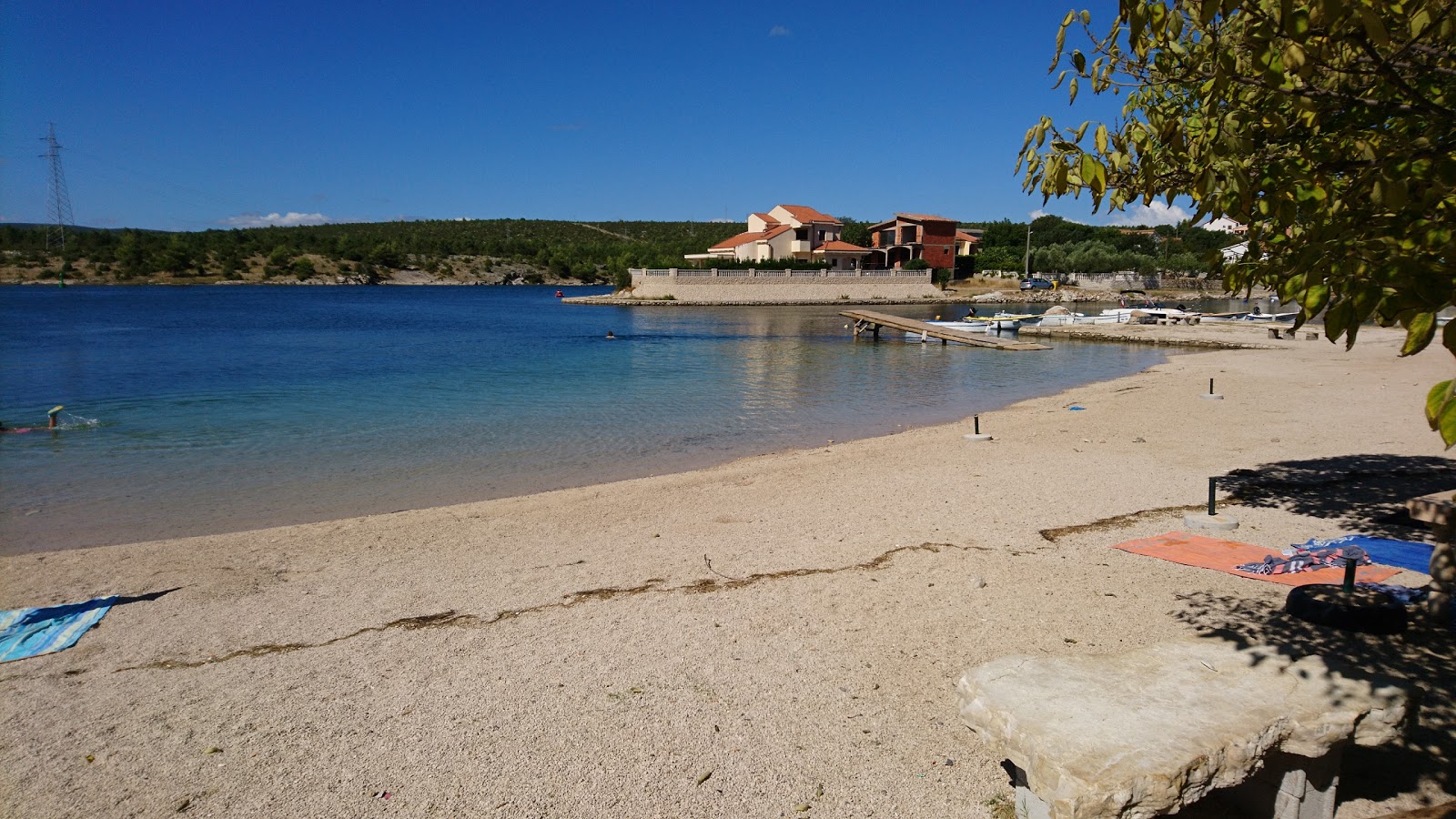 Foto von Ribnica beach mit kleine bucht