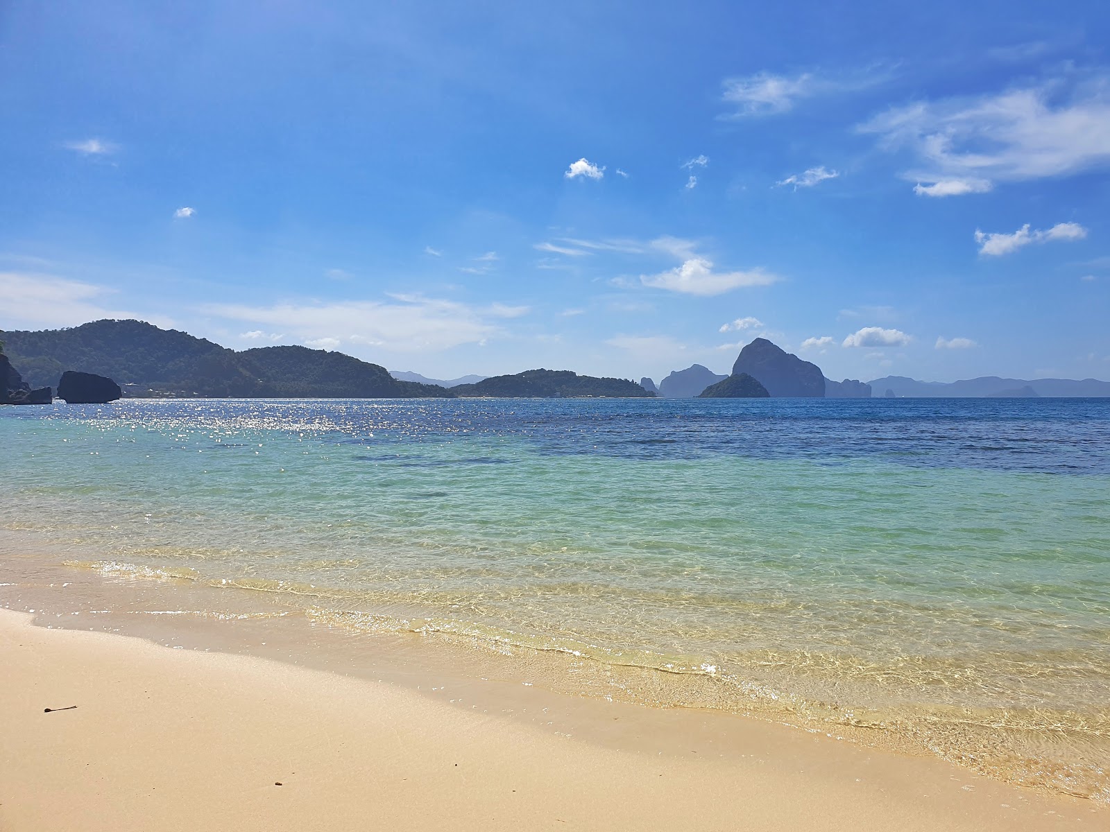 Foto van Lapus Lapus Beach gelegen in een natuurlijk gebied