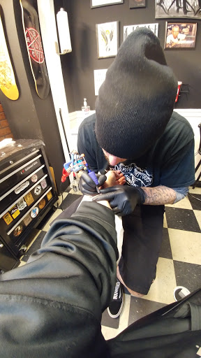 Tattoo Shop «Synergy Tattoo», reviews and photos, 6910 Kingston Pike, Knoxville, TN 37919, USA