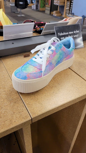 Shoe Store «DSW Designer Shoe Warehouse», reviews and photos, 23171 W Outer Dr, Allen Park, MI 48101, USA