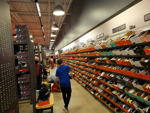 Outlet Mall «Sanibel Outlets», reviews and photos, 20350 Summerlin Rd, Fort Myers, FL 33908, USA