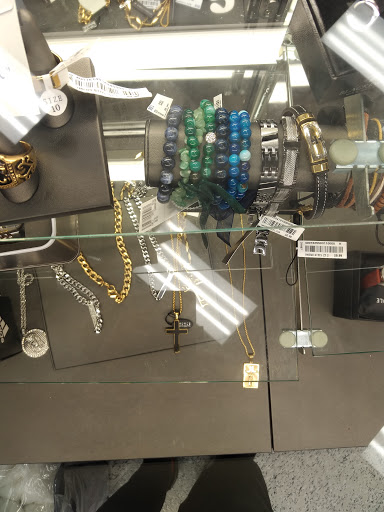 Clothing Store «Ross Dress for Less», reviews and photos, 6901 W Grand Ave, Gurnee, IL 60031, USA