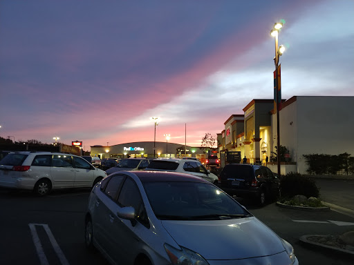 Shopping Mall «Gateway Plaza», reviews and photos, 21929 Ventura Blvd, Los Angeles, CA 91364, USA