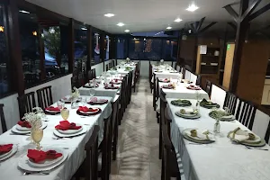 Toca Restaurante image