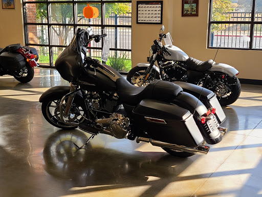 Harley-Davidson Dealer «Mathews Harley-Davidson», reviews and photos, 548 N Blackstone Ave, Fresno, CA 93701, USA