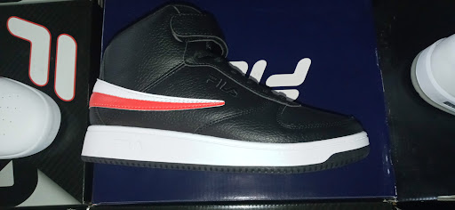 Shoe Store «Shoe Warehouse», reviews and photos, 3230 Troost Ave, Kansas City, MO 64109, USA