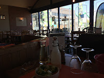Atmosphère du Restaurant Chez Marius à Saint-Ouen-l'Aumône - n°1