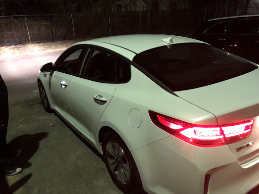 Car Dealer «Summit Place Kia», reviews and photos, 2200 Elizabeth Lake Rd, Waterford Twp, MI 48328, USA