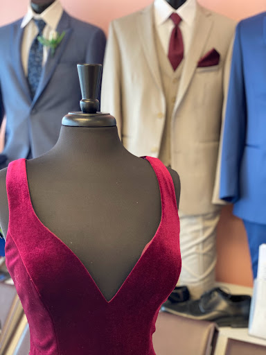 Bridal Shop «Facchianos Bridal and Formal Attire», reviews and photos, 4910 W Kenosha St, Broken Arrow, OK 74012, USA