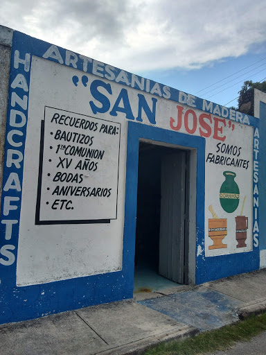 Artesanias De Madera San Jose