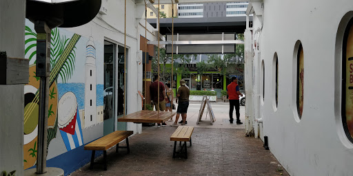 Shopping Mall «Ultramont Mall», reviews and photos, 100 SE 1st St, Miami, FL 33131, USA