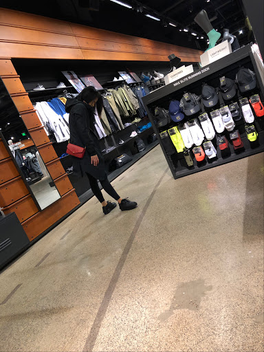 Clothing Store «Nike Mall of America», reviews and photos, 244 West Market, Bloomington, MN 55425, USA