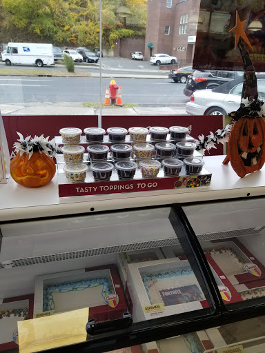 Ice Cream Shop «Carvel», reviews and photos, 1950 Central Park Ave, Yonkers, NY 10710, USA