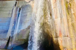 Brown Mountain Dam image