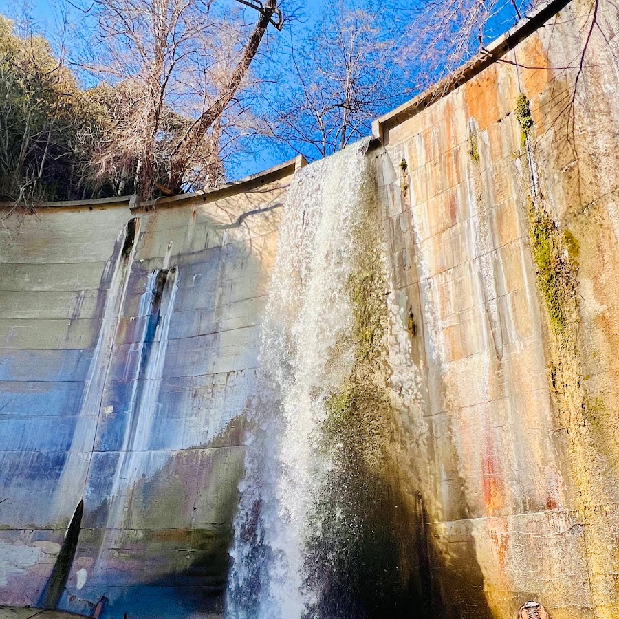 Brown Mountain Dam