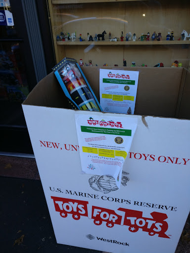 Toy Store «Fun Buy The Pound Toy Store», reviews and photos, 406 Beaver St, Sewickley, PA 15143, USA