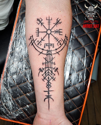 Explore snail tattoo ideas, creative tattoo ideas in Peru, available at Irezumi Tattoo Parlor