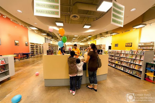 Book Store «Dollar Bookfair», reviews and photos, 24155 Laguna Hills Mall, Laguna Hills, CA 92653, USA