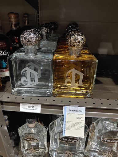 Wine Store «Total Wine & More», reviews and photos, 7925 N Blackstone Ave, Fresno, CA 93720, USA