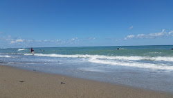 Plage Azeffoun Le Caroubier'in fotoğrafı çok temiz temizlik seviyesi ile