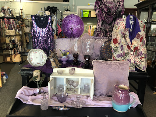 Thrift Store «Assistance League of Greater Placer - Thrift Shop», reviews and photos, 1263 Grass Valley Hwy, Auburn, CA 95603, USA