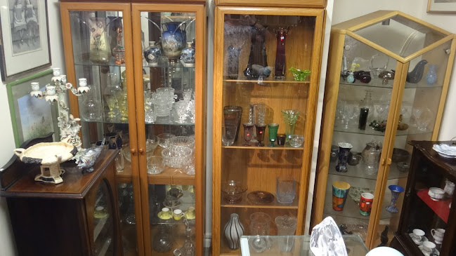 Croxley Antiques Open Times