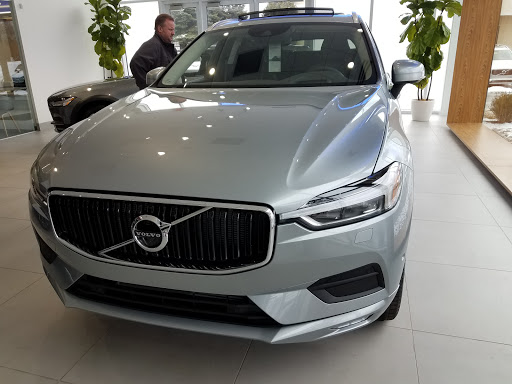 Car Dealer «LaFontaine Volvo Cars of Farmington Hills», reviews and photos, 24730 Haggerty Rd, Farmington Hills, MI 48335, USA