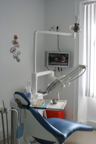 Clínica Dentária Gaivota - Oeiras