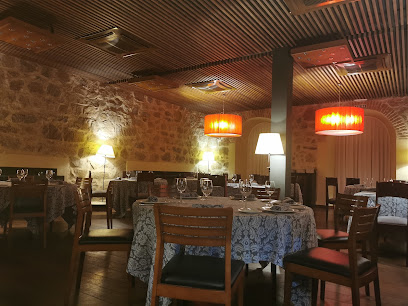Restaurante El Almacén - Ctra. Salamanca &, C. Cuatro Postes, 05002, Spain