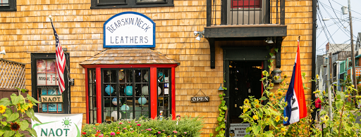 Bearskin Neck Leather Merchant, 7 Old Harbor Rd, Rockport, MA 01966, USA, 