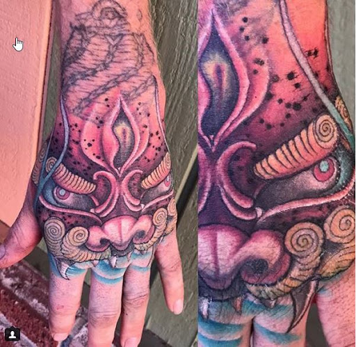 Tattoo Shop «Aardvark Tattoo Company», reviews and photos, 14804 SE Powell Blvd, Portland, OR 97236, USA