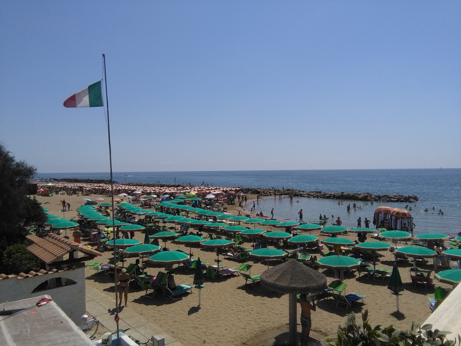 Foto di Spiaggia di Santa Severa con più baie lunghe