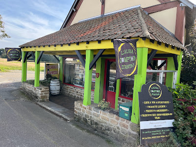 L’Aura Comptoir d’Antan à Saint-Hilaire-du-Harcouët