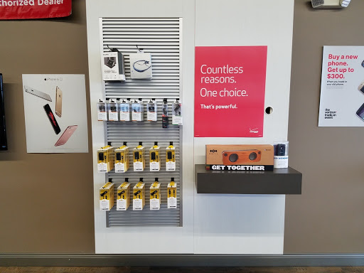 Cell Phone Store «Verizon Authorized Retailer, TCC», reviews and photos, 2090 Skokie Valley Rd, Highland Park, IL 60035, USA