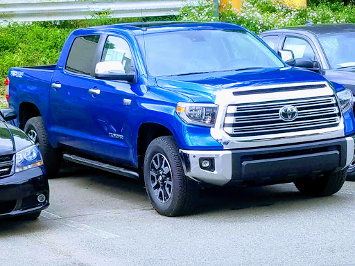 Toyota Dealer «North Hills Toyota», reviews and photos, 7401 McKnight Rd, Pittsburgh, PA 15237, USA