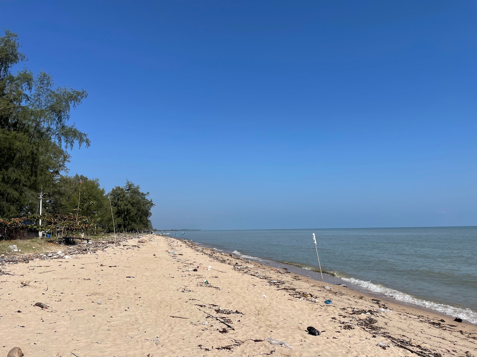 Niyom Beach的照片 带有长直海岸