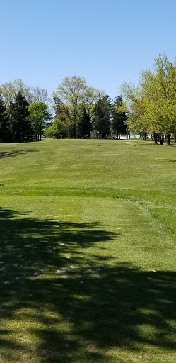 Public Golf Course «St Denis Golf Club & Party Center», reviews and photos, 10660 Chardon Rd, Chardon, OH 44024, USA
