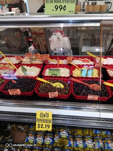 Grocery Store «Super Fresh Market», reviews and photos, 1700 N Lewis Ave, Waukegan, IL 60085, USA