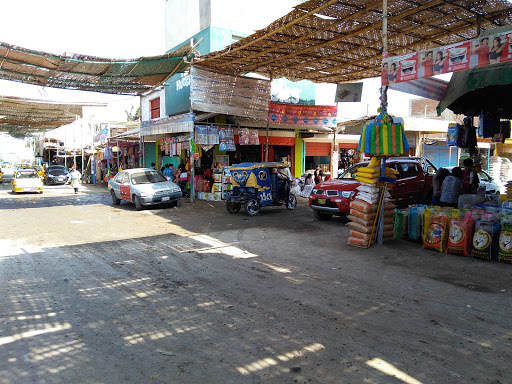 Mercado nocturno Chimbote