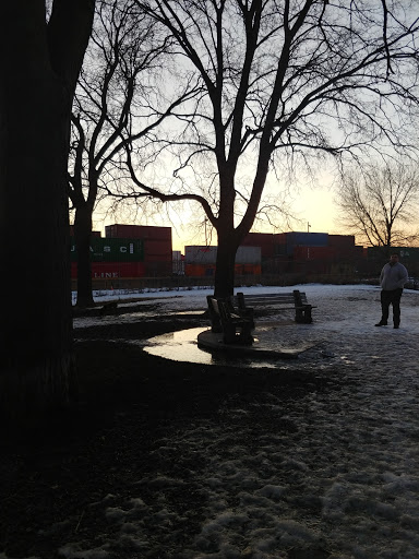 Dog Park «St. Anthony Parkway Off-Lease Dog Park», reviews and photos, 700 St Anthony Pkwy, Minneapolis, MN 55418, USA