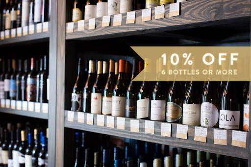 Wine Bar «The Carriage Wine and Market», reviews and photos, 121 E Mobile St, Florence, AL 35630, USA