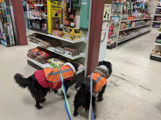 Pet Supply Store «Red Mill Pet Supplies», reviews and photos, 1111 W Chicago Blvd # 120, Tecumseh, MI 49286, USA