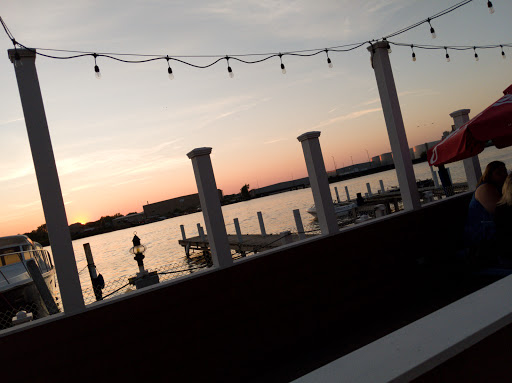 Bar & Grill «Jimmy Seas», reviews and photos, 1330 Marine St, Green Bay, WI 54301, USA