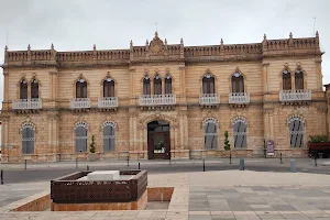 Palacio Alvarado image