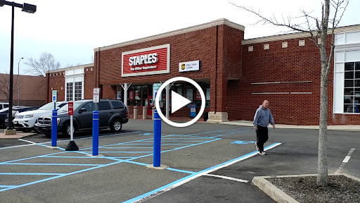 Staples, 71 School St, Glen Cove, NY 11542, USA, 