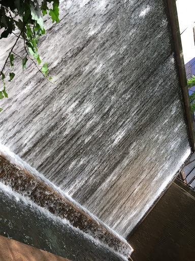 Park «Paley Park», reviews and photos, 3 E 53rd St, New York, NY 10022, USA