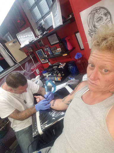 Tattoo Shop «Quality Ink -Tattoo and Piercing Studio», reviews and photos, 3604 Fort Crook Rd S, Bellevue, NE 68123, USA